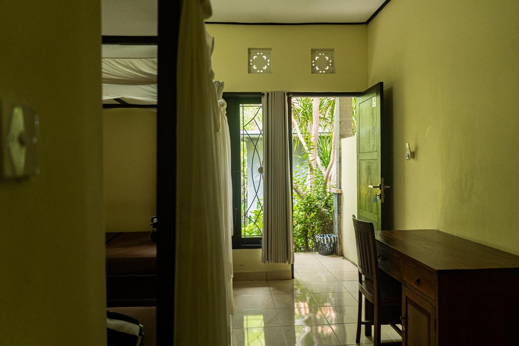 Отель Tregge Surf Camp Uluwatu Номер фото